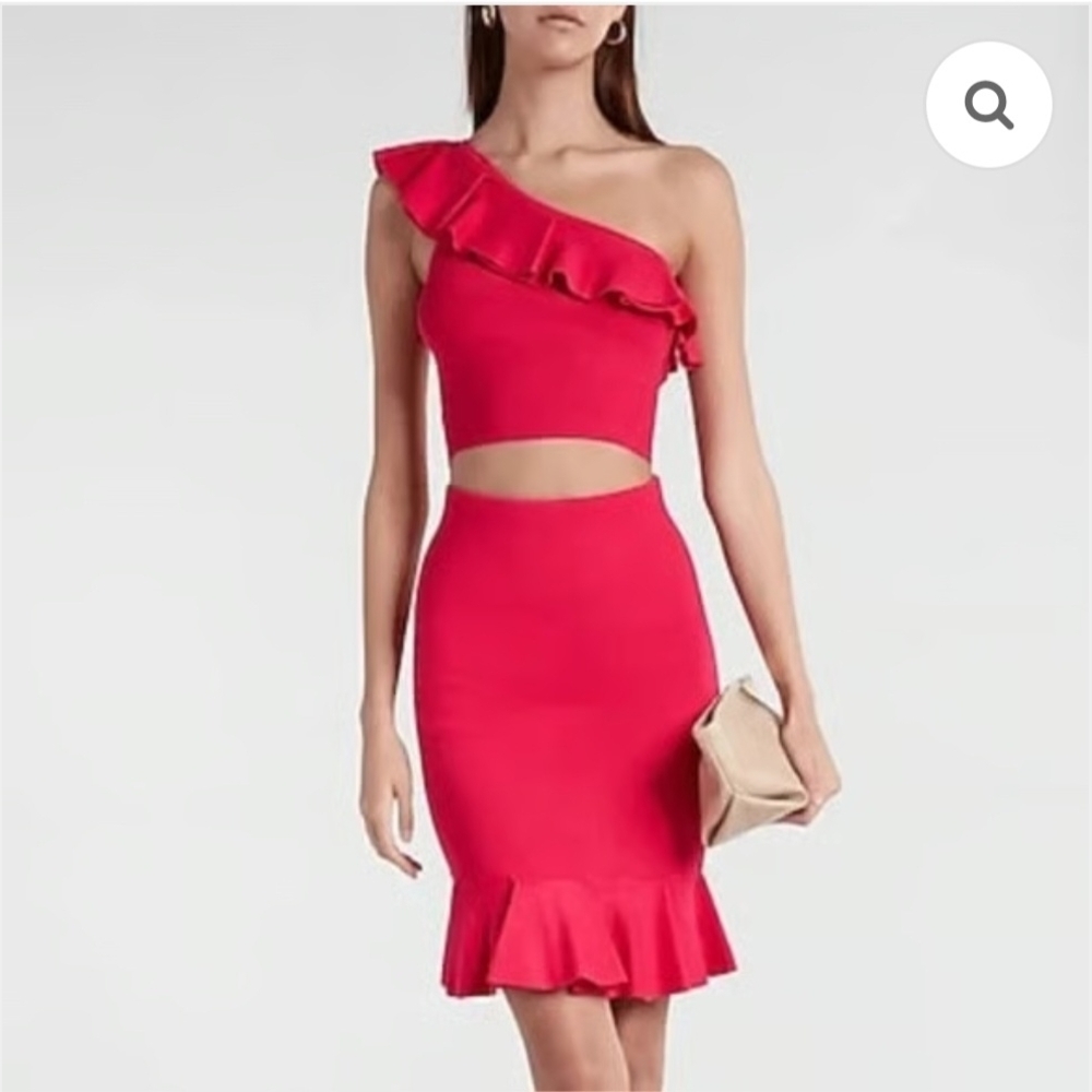 Express Body Contour Ruffle Skirt